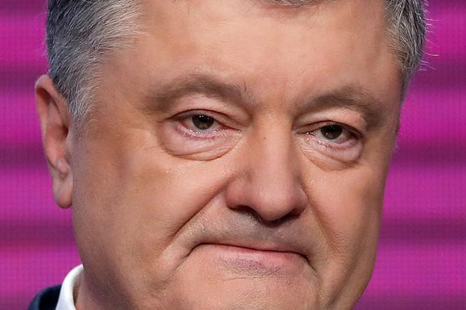 Порошенко после возвращения на Украину опять проигнорировал повестку в суд