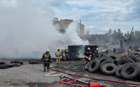 Крупное горение автопокрышек в Караганде ликвидировано. Пострадавших нет