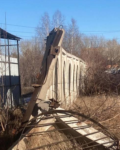 В карагандинском зоопарке объяснили, почему начали менять забор вокруг своей территории