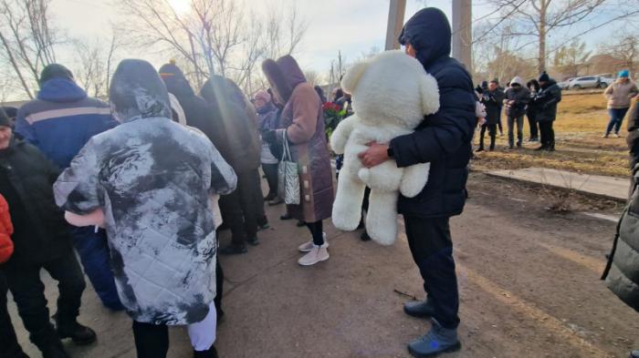 Убийство 7-летней девочки: в Экибастузе похоронили Милану Давыдову
                21 ноября 2023, 16:28